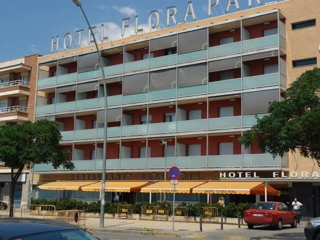 Hotel Flora Parc Castelldefels Exterior foto
