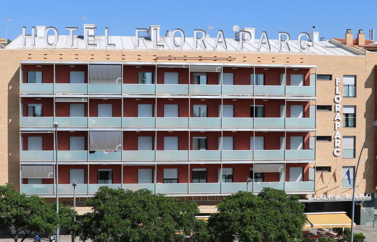 Hotel Flora Parc Castelldefels Exterior foto